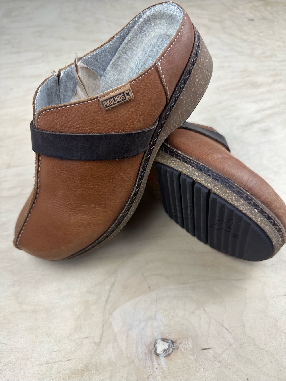 Pikolinos women’s clogs